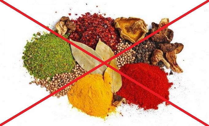 Servikal osteokondroz halında, ədviyyatlı ədviyyatların istifadəsindən qaçınmaq lazımdır.